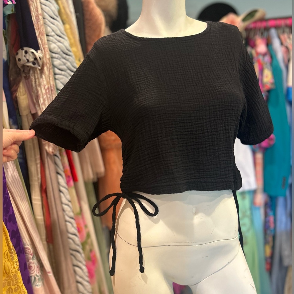 Black Gauze Crop